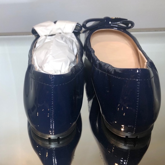NWT Prada Navy Patent Leather Bow Scrunch Flats - Picture 4 of 5